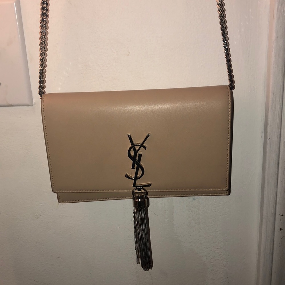 SAINT LAURENT CLUTCH ON CHAIN BASICALLY NEW